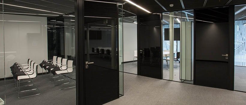 10 ventajas del uso de mamparas de oficina | GPI Visual
